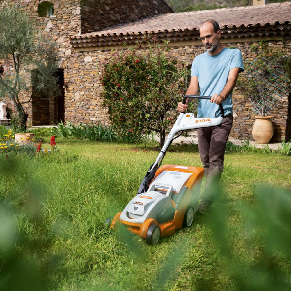 Produktabbildung: STIHL - RMA 339 C inkl. 2 Akkus und Ladegerät